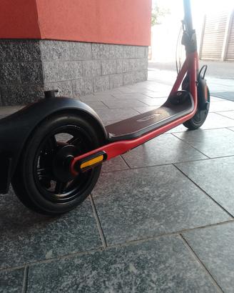 Monopattino elettrico Ninebot Segway d28e 
