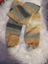 Sciarpa multicolore con pompon, handmade
