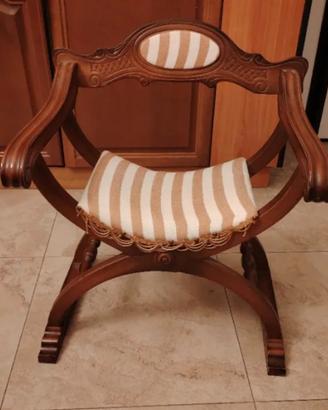 Sedia vintage in legno