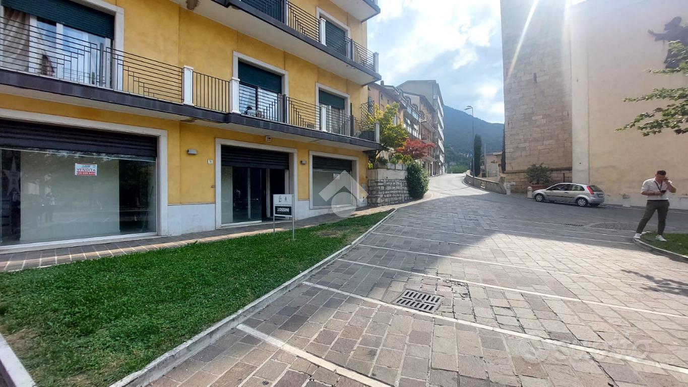 NEGOZIO A LUMEZZANE - Vista 2