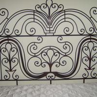 Letto artigianale in ferro battuto. Replica fedele