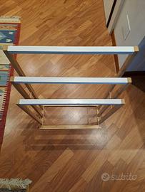 portasciugamani  in bambu con rifiniture bianche 