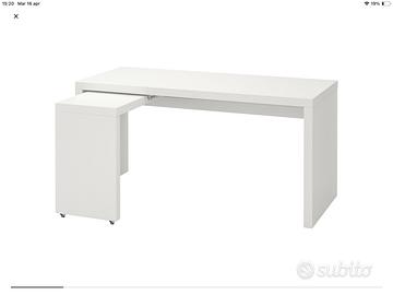 Scrivania con piano estraibile - ikea