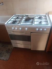 Cucina con forno a gas