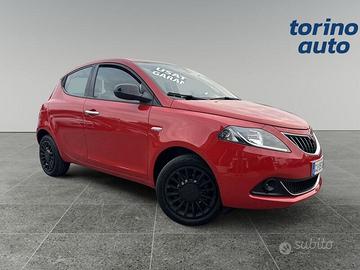 Lancia Ypsilon 1.0 firefly hybrid Gold s&s 70cv