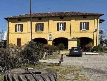 Immobile in asta di 5245 m² con più di 5 locali a 