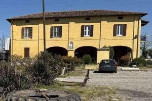 Immobile in asta di 5245 m² con più di 5 locali a 