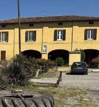 Immobile in asta di 5245 m² con più di 5 locali a 