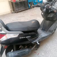 Kymco grand dink 200