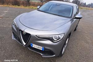 Alfa Romeo Stelvio q4 280 CV gancio traino