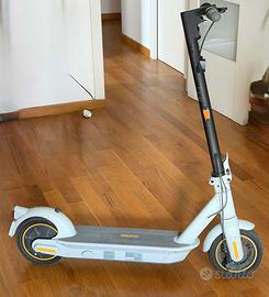 Ninebot KickScooter MAX G30LE II Come Nuovo
