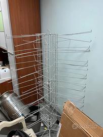 Espositore a 360 gradi con ruote