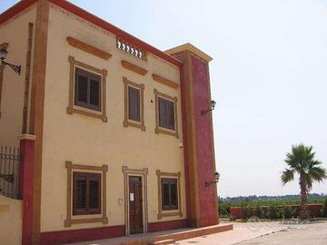 Baglio ristrutturato di 1.000mq con terreno