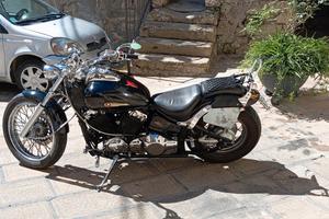moto Yamaha dragstar xvs 650 custom 