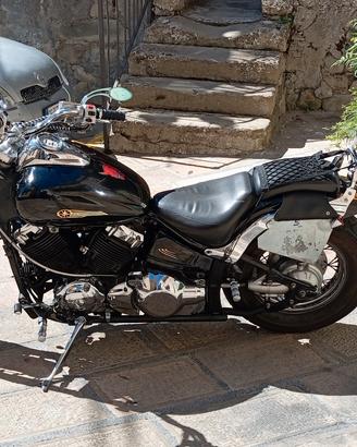 moto Yamaha dragstar xvs 650 custom 