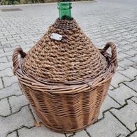 Damigiane in vetro, diverse dimensioni