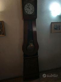 Orologio a pendolo a colonna
