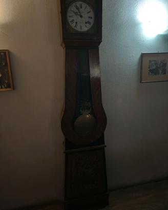 Orologio a pendolo a colonna