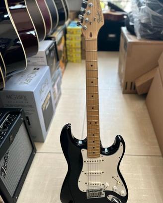 FENDER STRATOCASTER  MADE IN USA CON CUSTODIA