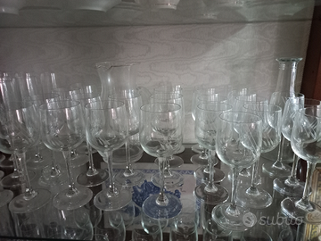Servizio di bicchieri in cristallo