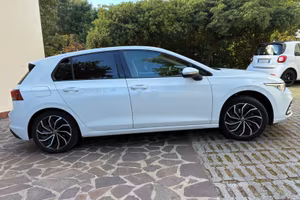 Golf 8 eTSI DSG 1.0 Benzina Midl Hybrid