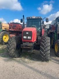 Trattore MASSEY FERGUSON 8260