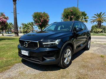 VOLVO XC40 T2 Geartronic Momentum