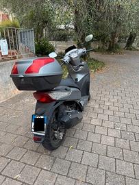 Kymco People 300i - ABS
