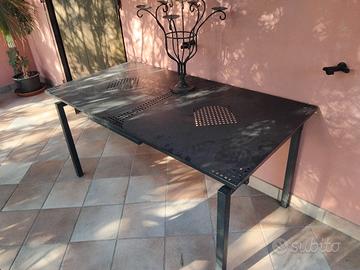 Tavolo e sedie da giardino 