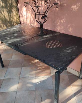 Tavolo e sedie da giardino 