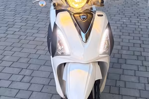 SYM SYMPHONY ST 200
