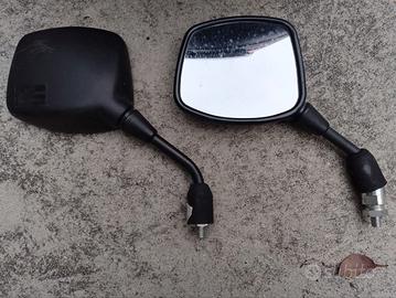 Specchietti retrovisori universali