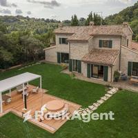 VILLA VISTA MARE CON GIARDINO