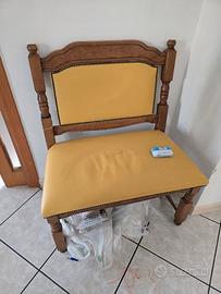 Sedia vintage in legno massello con seduta imbotti