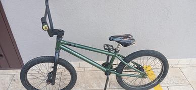 Bicicletta BMX Streetstyle