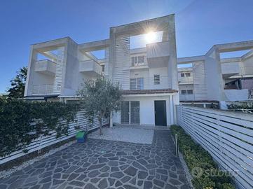 Villetta a schiera di 120 m² con 3 locali a Roma