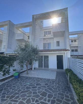 Villetta a schiera di 120 m² con 3 locali a Roma