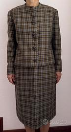 Completo giacca gonna sartoriale modello Chanel