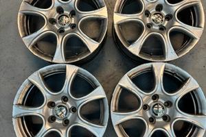 4 Cerchi in Lega originali Alfa Giulietta da 16 us