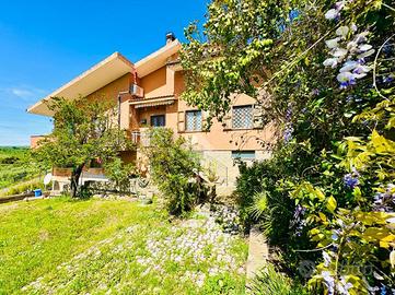 VILLA SINGOLA A CERVETERI