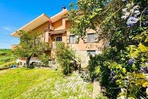 VILLA SINGOLA A CERVETERI