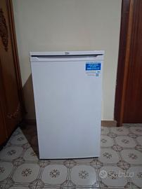 Frigorifero Beko compatto con freezer 