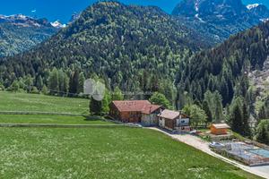 Prestigioso appartamento in Chalet