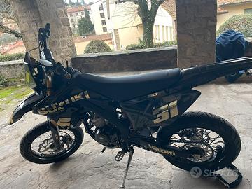 Suzuki Valenti SM 50