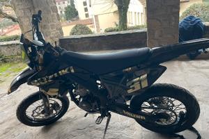 Suzuki Valenti SM 50