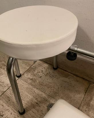 Poggiapiedi e  poggiamani per estetista