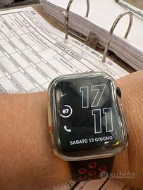 Apple whatc se 44 mm