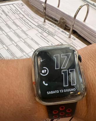 Apple whatc se 44 mm