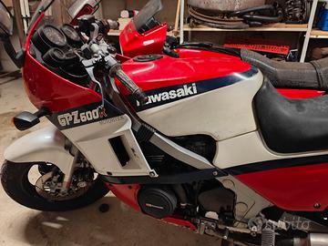 Kawasaki GPZ 600 R 