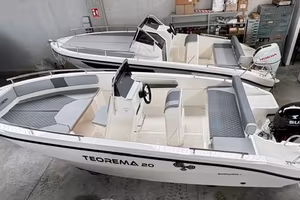 Imbarcazione Teorema 20 open pronta consegna
